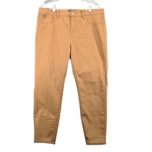 NWT Curve Appeal kaki sculpting jeans